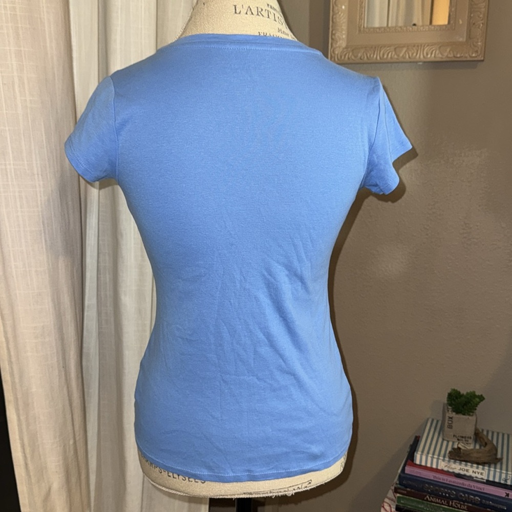 Liz Claiborne shortsleeve Women's shirt Light Blue V-Neck Top Small casual - Picture 4 of 9